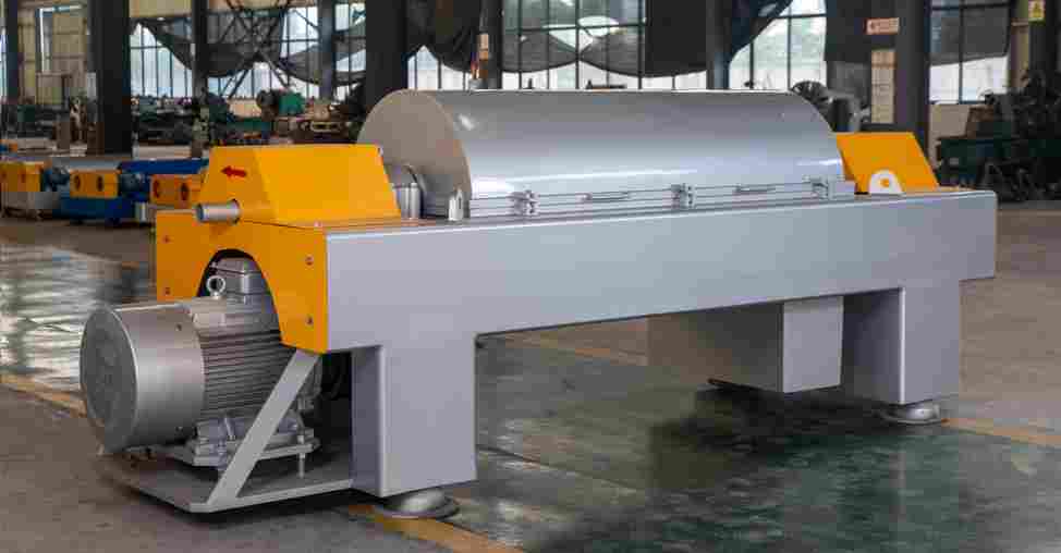 印染污泥脱水为何淘汰板框压滤机?离心脱水机效率与成本优势解析 印染污泥脱水为何淘汰板框压滤机?离心脱水机效率与成本优势解析